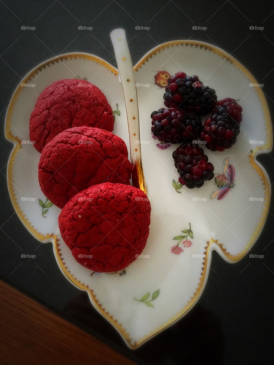 Red Velvet cookies and Blackberries 