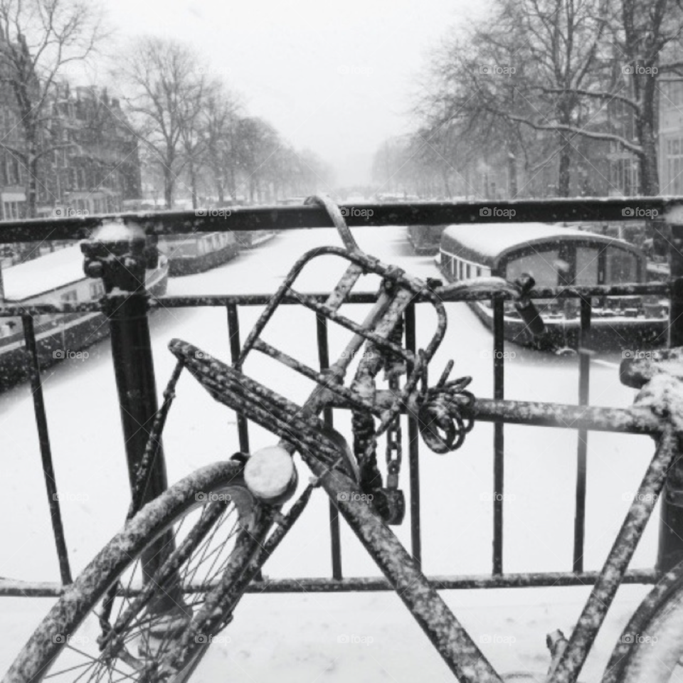 snow winter bicycle city by carolien007