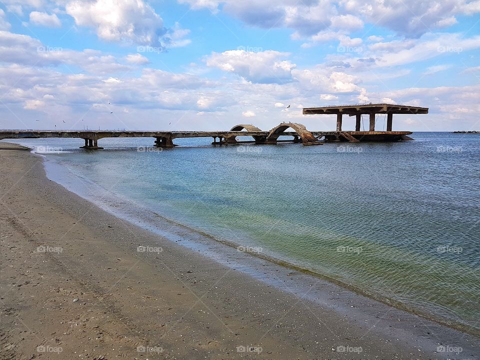 Aside view of the old pontoon in Mamaia Resort in September