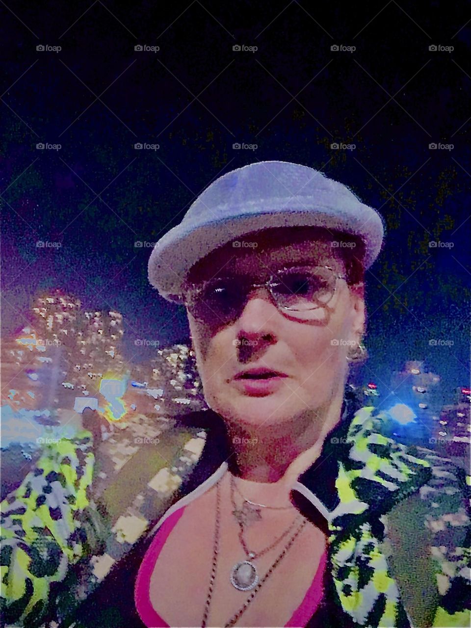 The best compliment I received is on account of this photograph of myself as a „psychedelic movie star“. With a becoming portrait set against the glittering pile that is „Manhattan“ as well as LIC at night this makes sense. 2022. Hypnotic Productions
