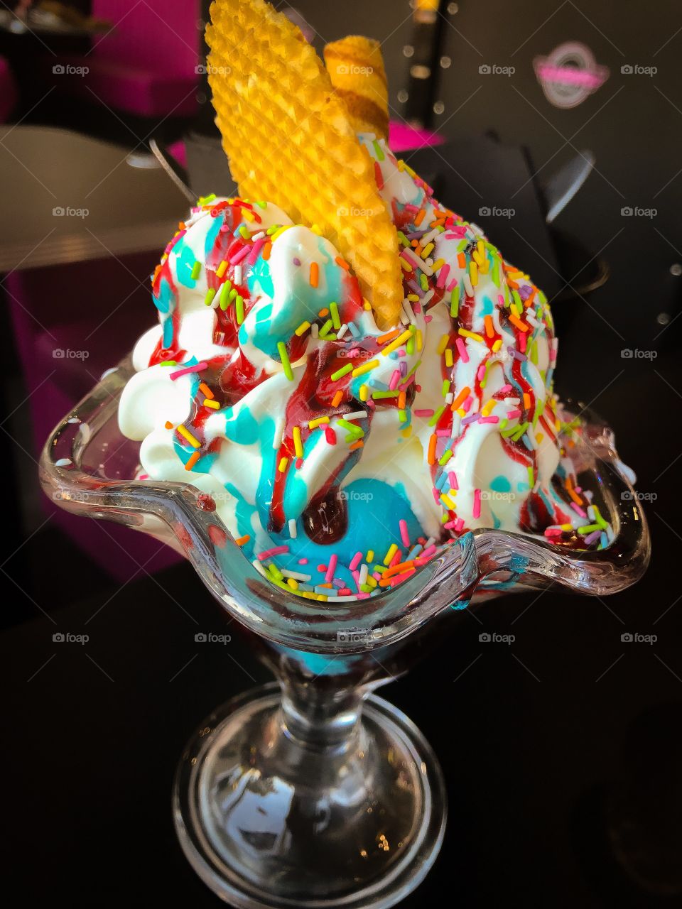 Ice cream sundae 