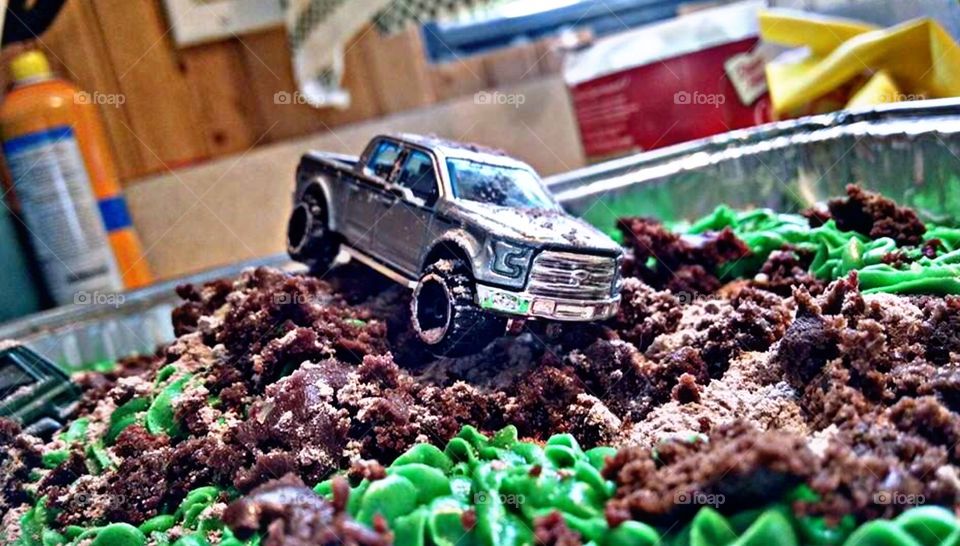 Mud truck cake