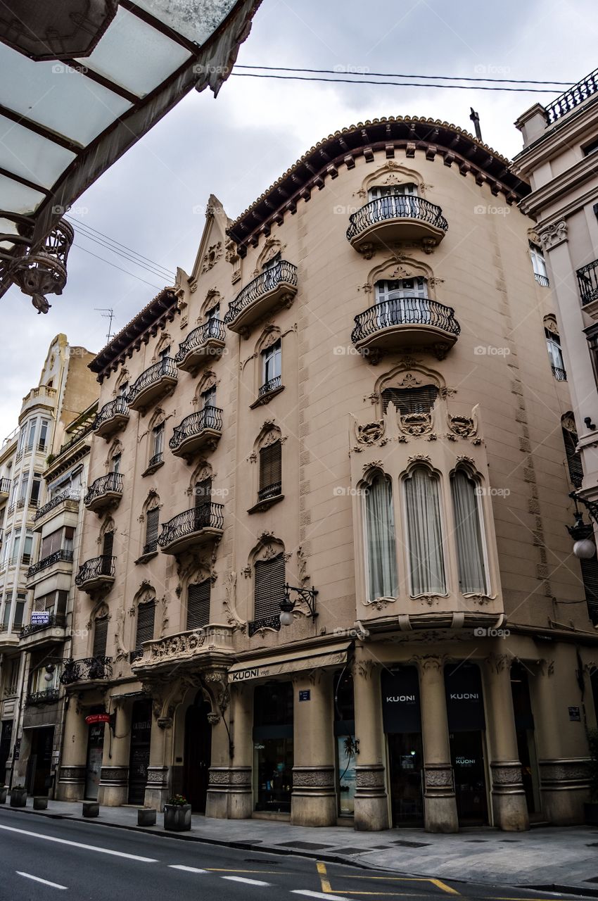 Edificio Gomez I, calle de la Paz 31 (Valencia - Spain)