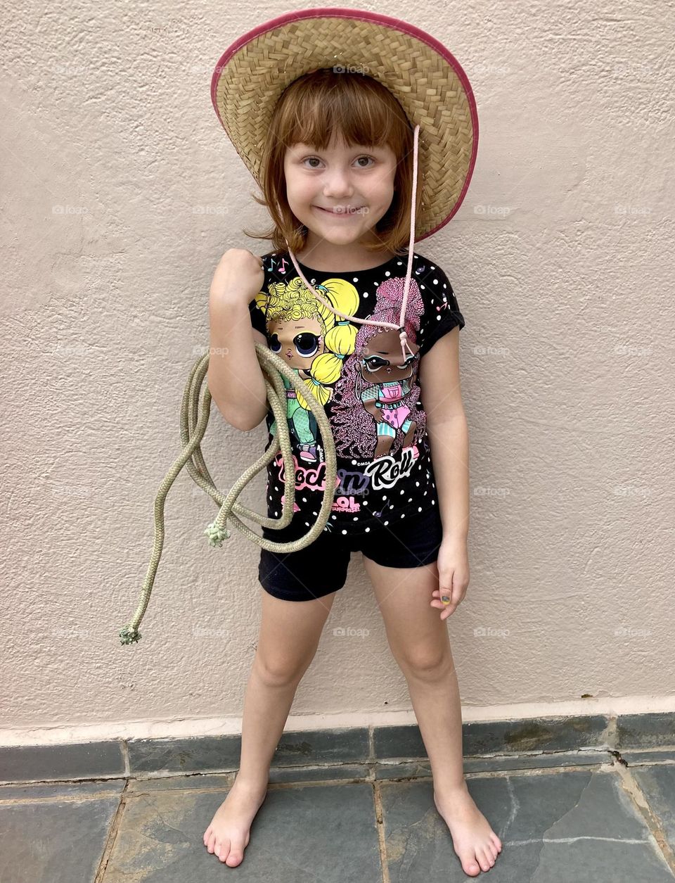 My little cowgirl! All day long, I keep that smile in my heart... / Minha pequena cowgirl! Por todo o dia, fico com esse sorriso no coração...

#amor #carinho #paternidade #família