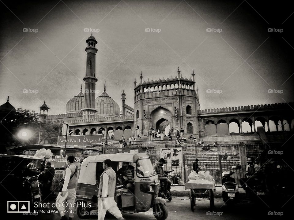 Jama masjid was built by the Mughal Emperor Shah Jahan between 1650 and 1656 at a cost of one million rupees, and was inaugurated by Imam Syed Abdul Ghafoor Shah Bukhari from Bukhara. The mosque was completed in 1656 AD.