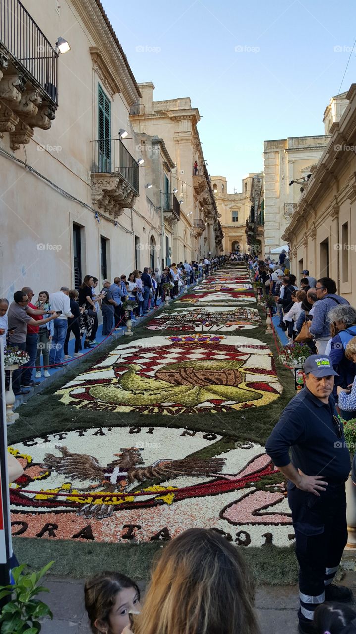 manifestazione infiorata Noto Siracusa