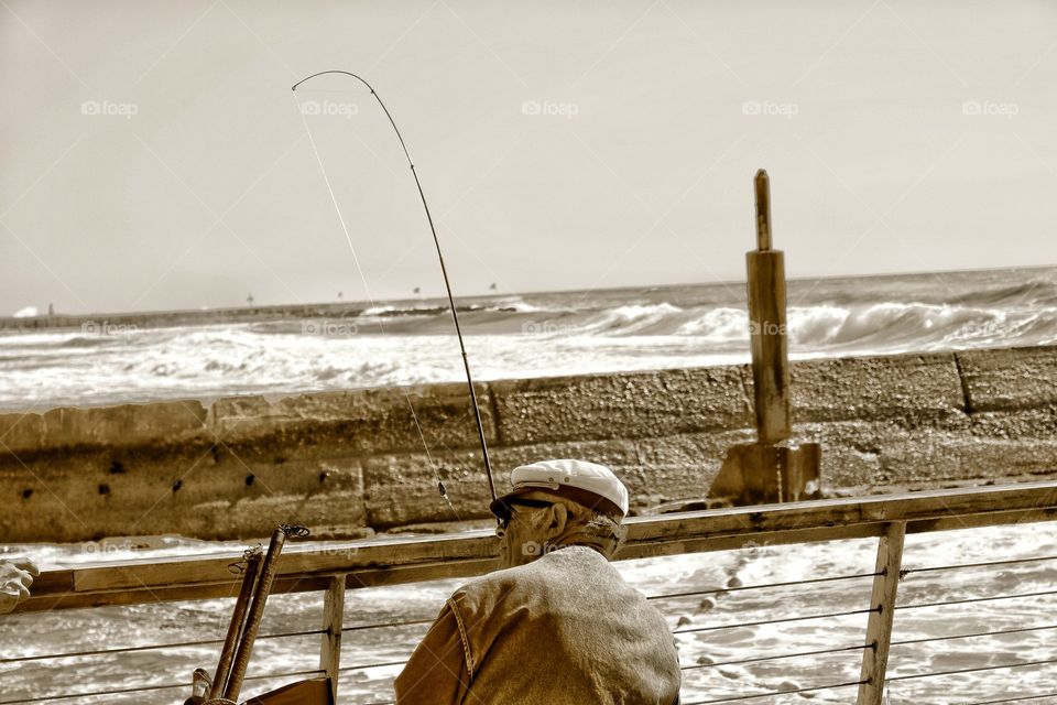 be calm,be patient..like this fosherman