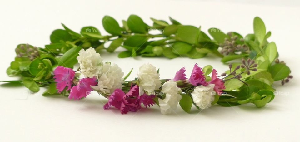 Floral crowns with real flowers and leaves pink and white
