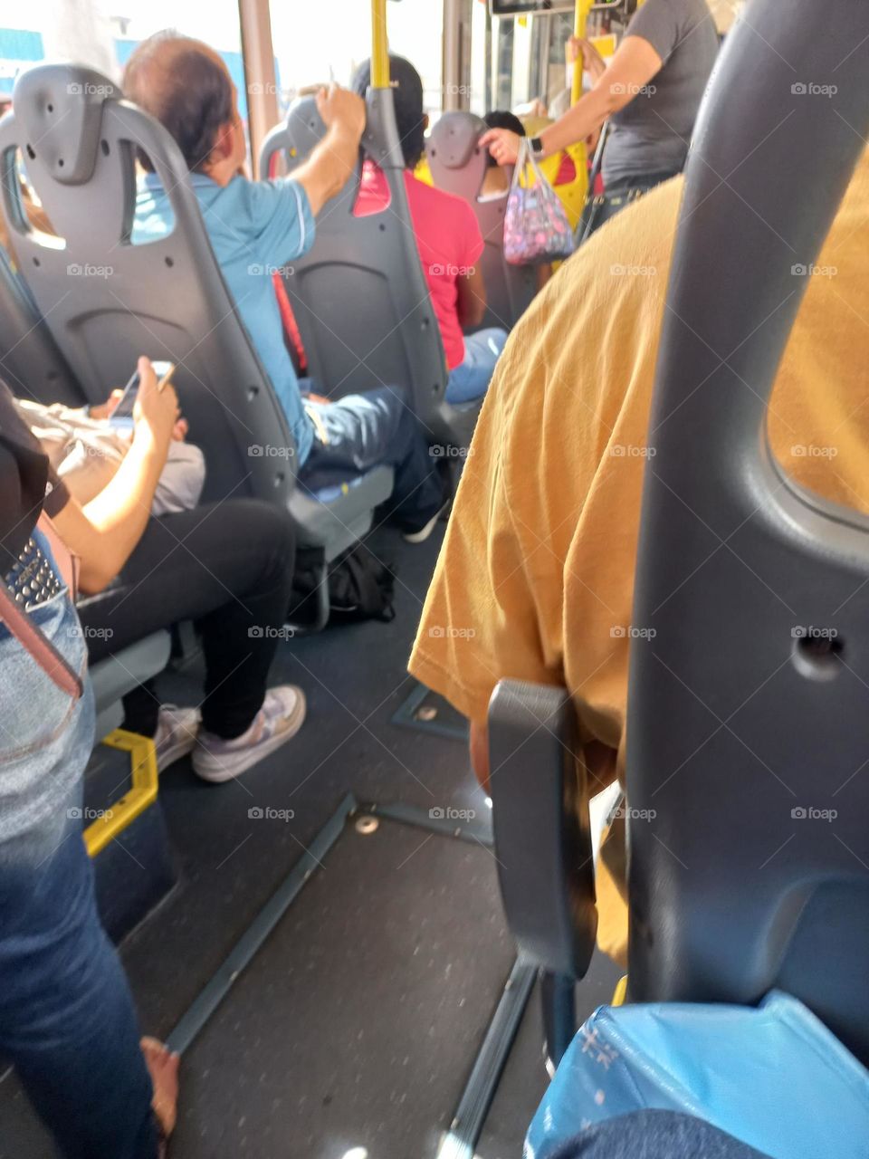 Transporte coletivo público é um serviço fundamental, para permitir, o acesso às necessidades básicas do cidadão , que precisa deslocar-se de um ponto a outro.