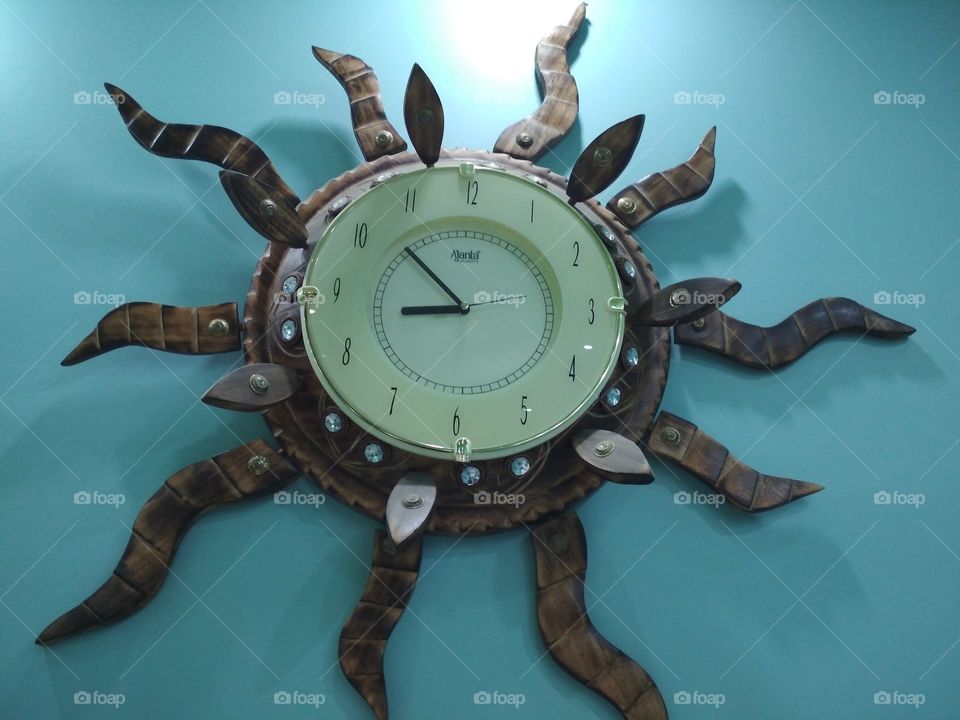 Antique Analogue Wall Clock