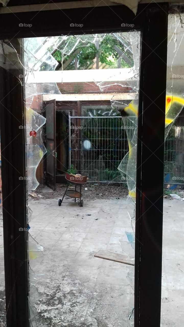 Ghost town , empty street , tags on Wallis , dilapidated, ruin , isolanted, broken , deserted, thrill, leaf tree , abandoned, urbex