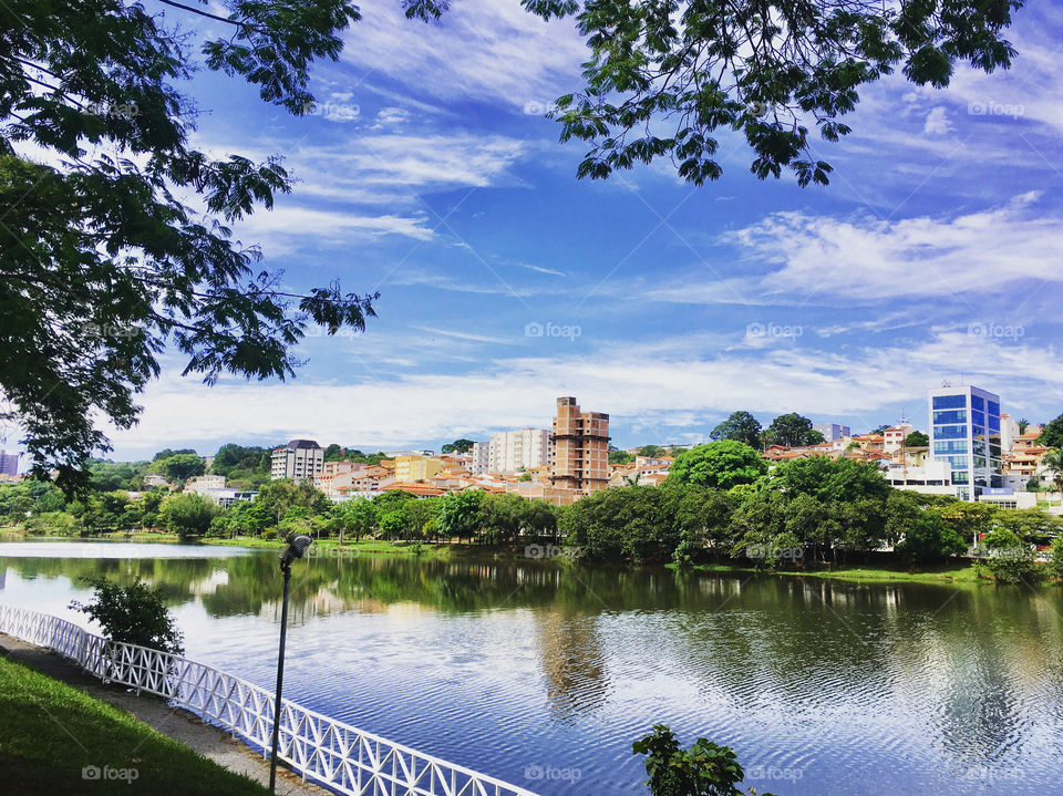 What a beautiful day in Bragança Paulista!  No rain, blue sky and lots of inspiration.  Click from Lagoa do Taboão this Saturday. / Que dia bonito em Bragança Paulista! Sem chuvas, céu azul e muita inspiração. Clique da Lagoa do Taboão neste sábado.