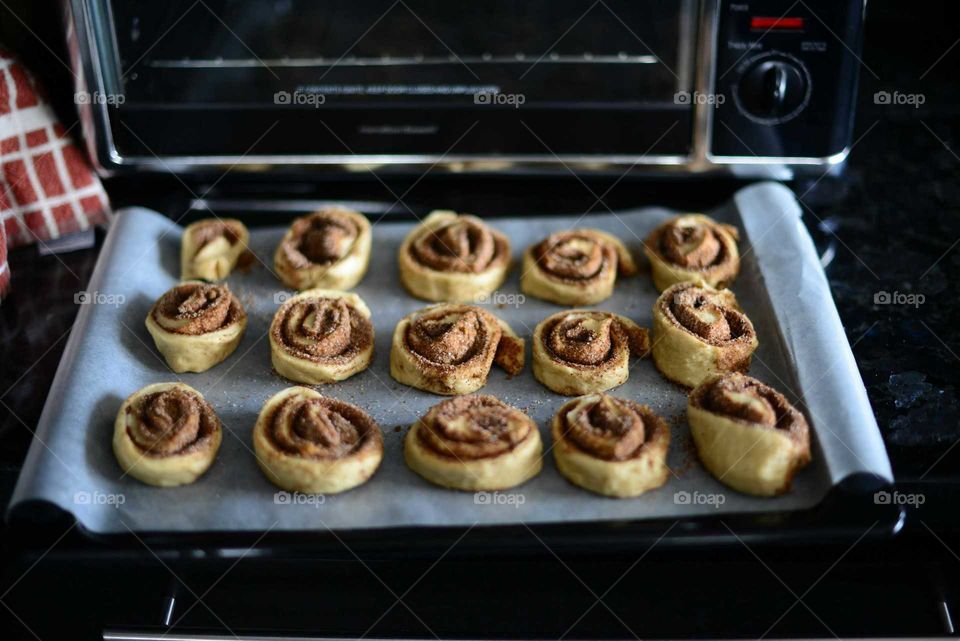 Baker cinnamon rolls
