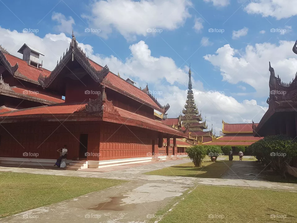 take a walk in the palace