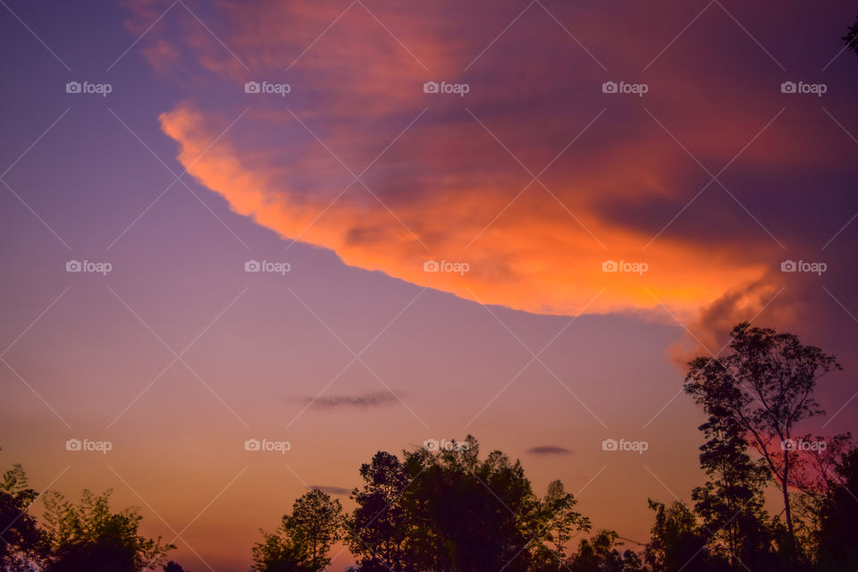 Sometimes looking at the sky makes us feel lonely.