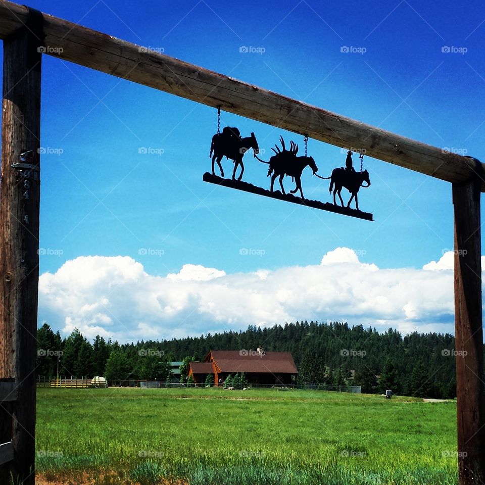 Mountain Retreat. Beautiful cedar home on a mountain