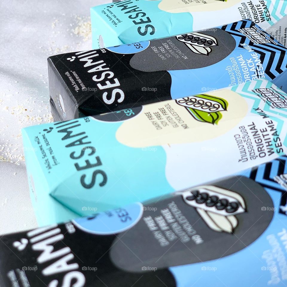 Sesame milk made from superfood sesame, high in protein and aromatic 