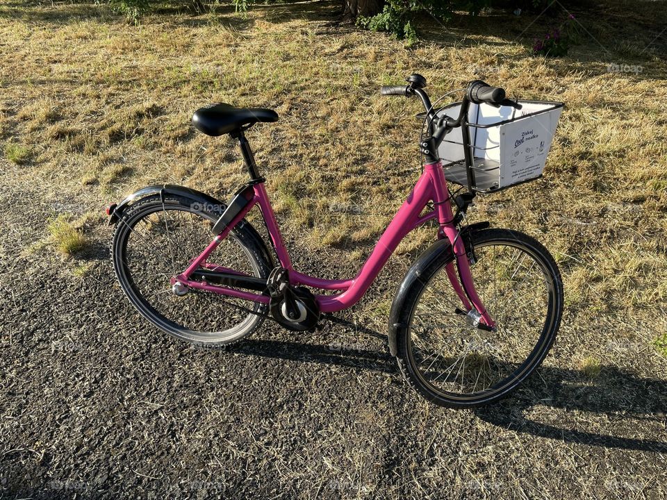 Pink city bike.
