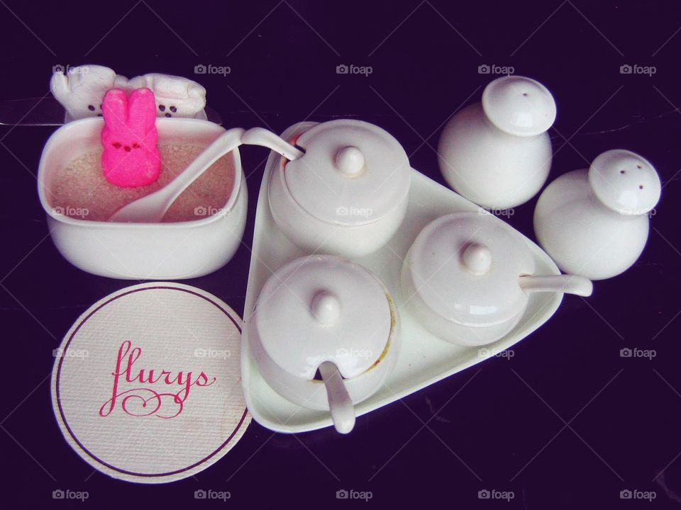 Teapot set made of clean white porcelain