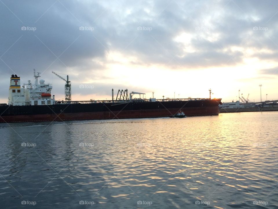 Port of Long Beach cargo ship 