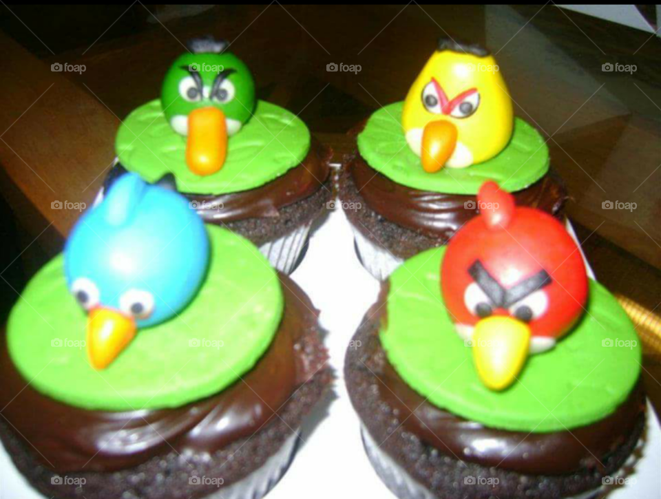 Angry birds cupcake