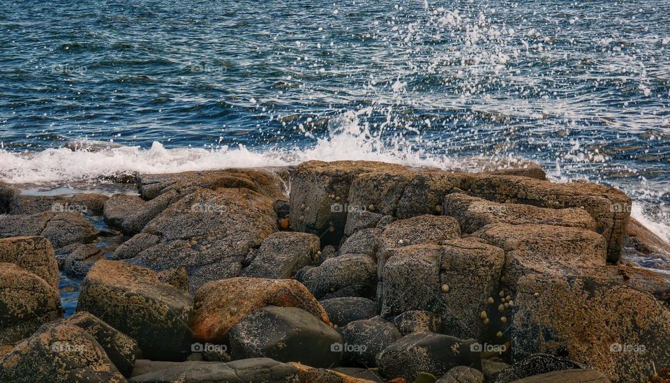 Sea splashing against the rocks