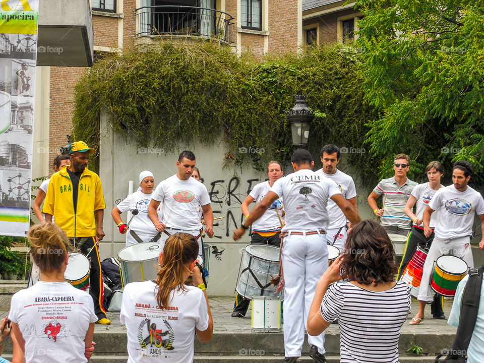 Capoeira and batucada in the city