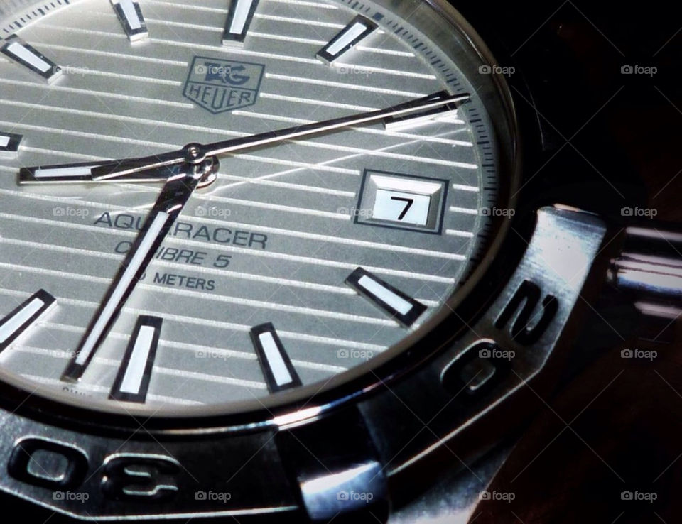 clock time watch tagheuer by yeadon