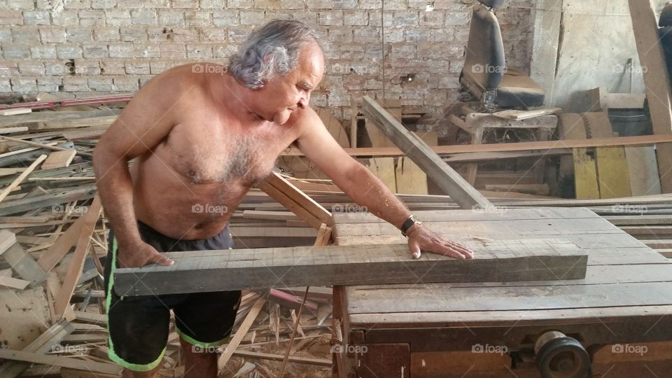 Meu pai trabalhando.