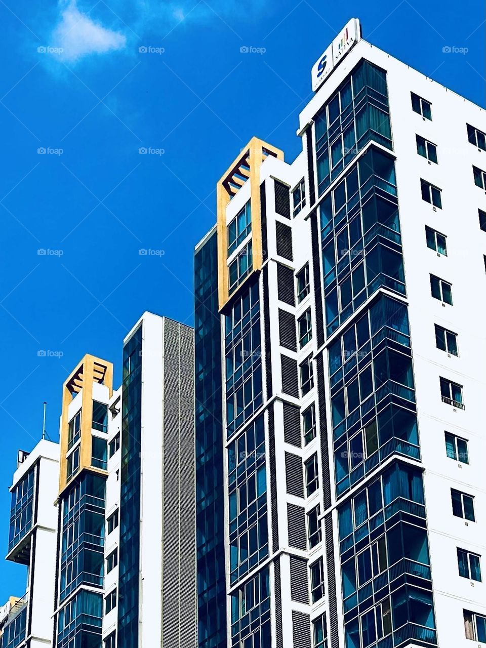 Architecture - Apartment - Multi storey - Day light 