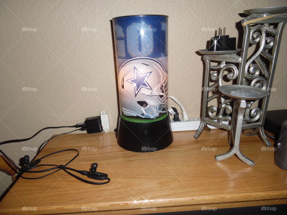 how  bout them Cowboys. This is a picture of my new desk lamp. 👣 🚶 🏃 🔥 💨