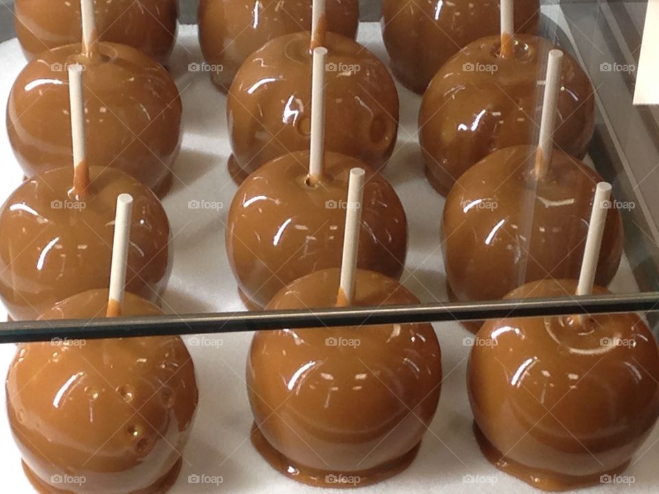 Caramel apples