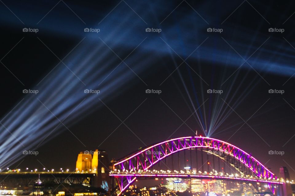 The beautiful lit up Sydney harbour bridge 