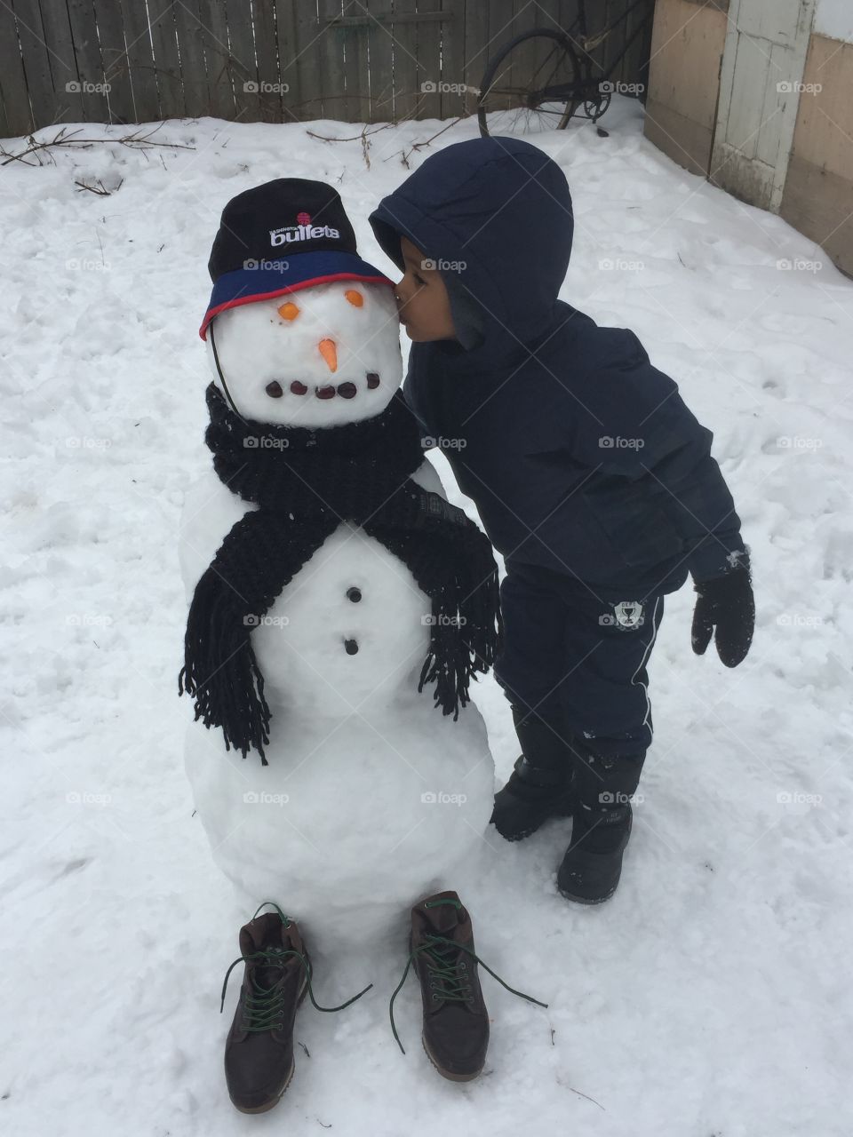 Kissing the snowman 