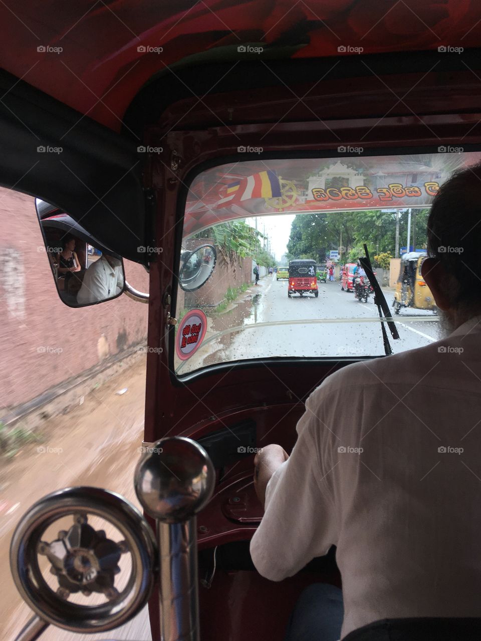 moving inside a real Sri Lankan