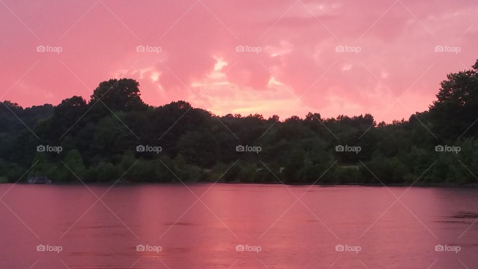 pink sunset on lake