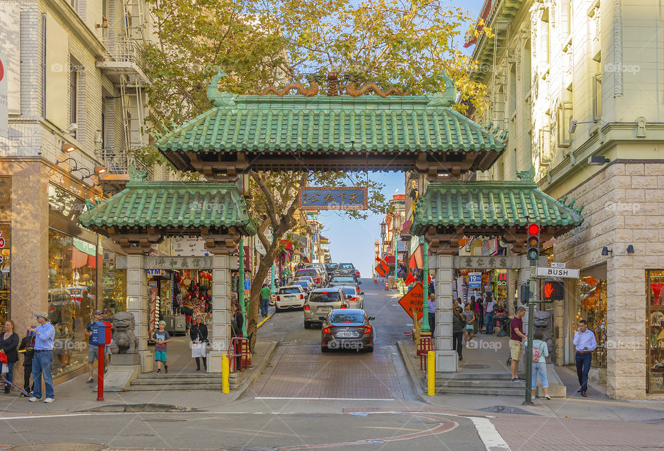 Dragon Gate in San Francisco Chinatown 