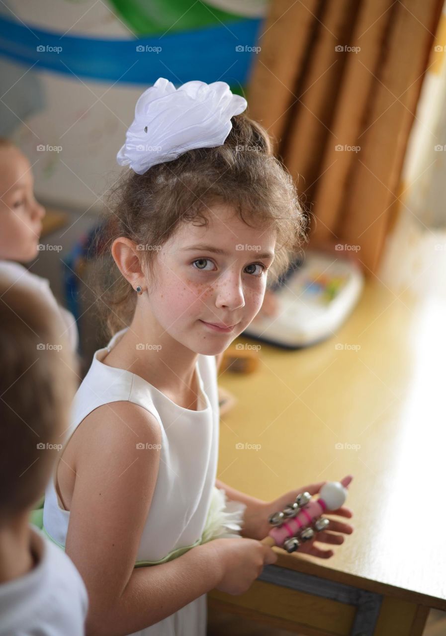 The first day of school. This girl is so happy and excited about this day.)