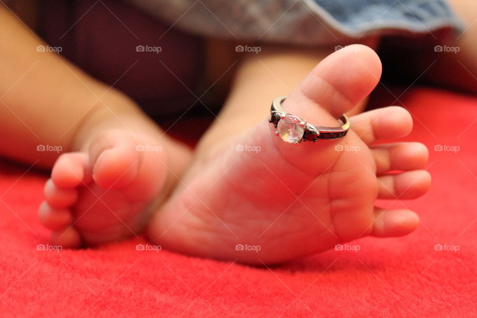 Baby toes