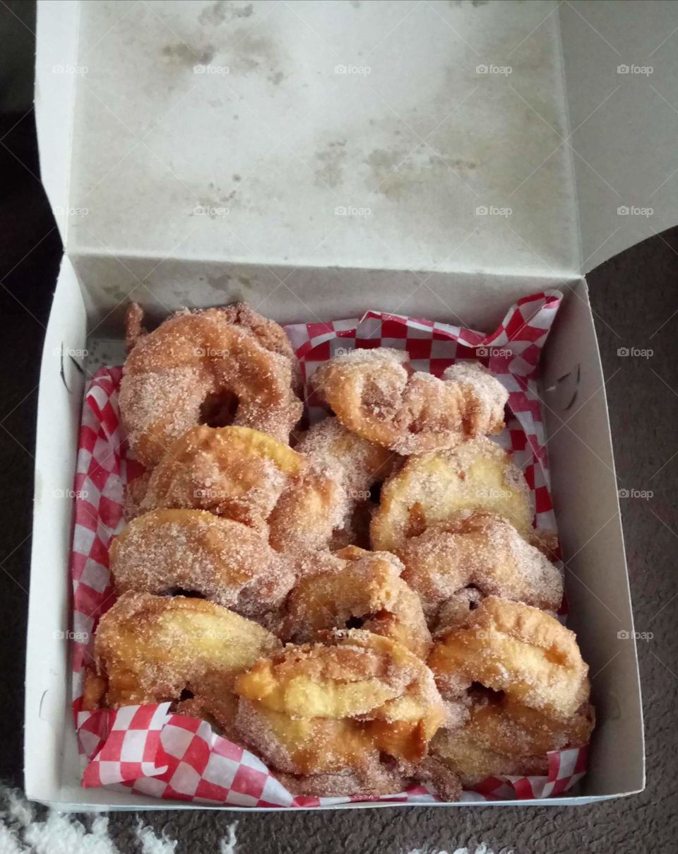 Let's Eat! Apple Fritters