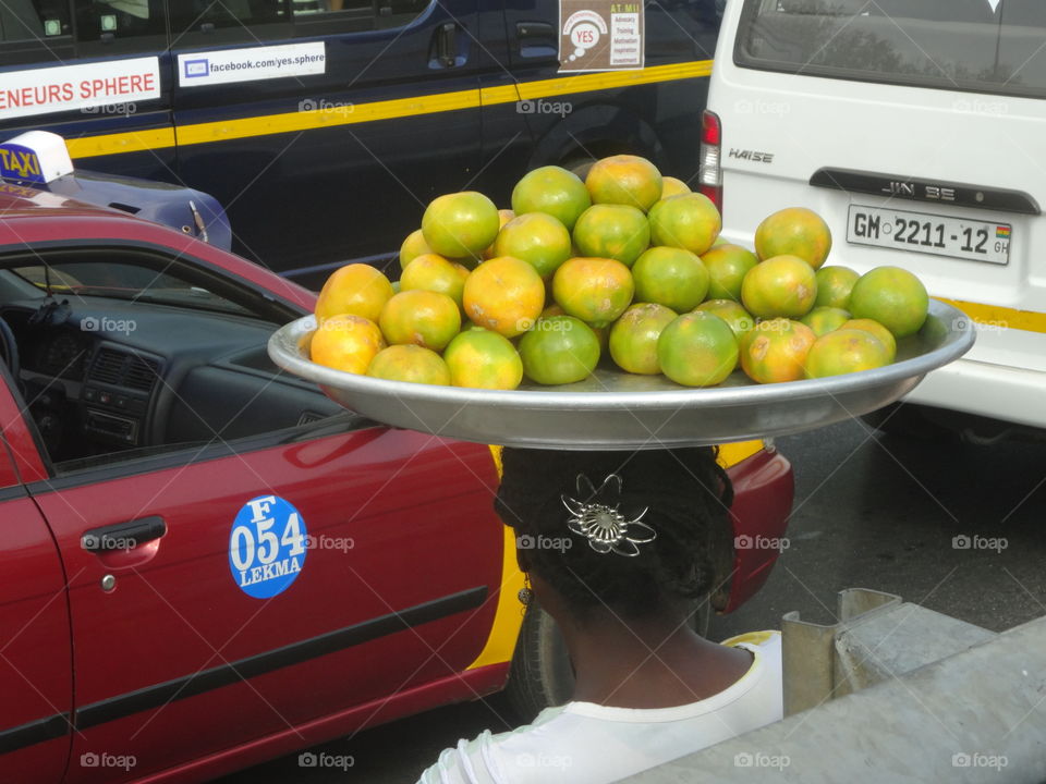 selling oranges in India