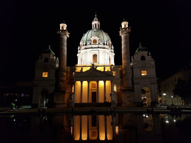 MomentNight