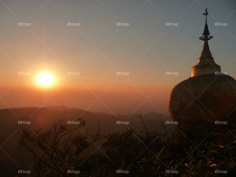 Sunset at Kyaiktiyo pagoda