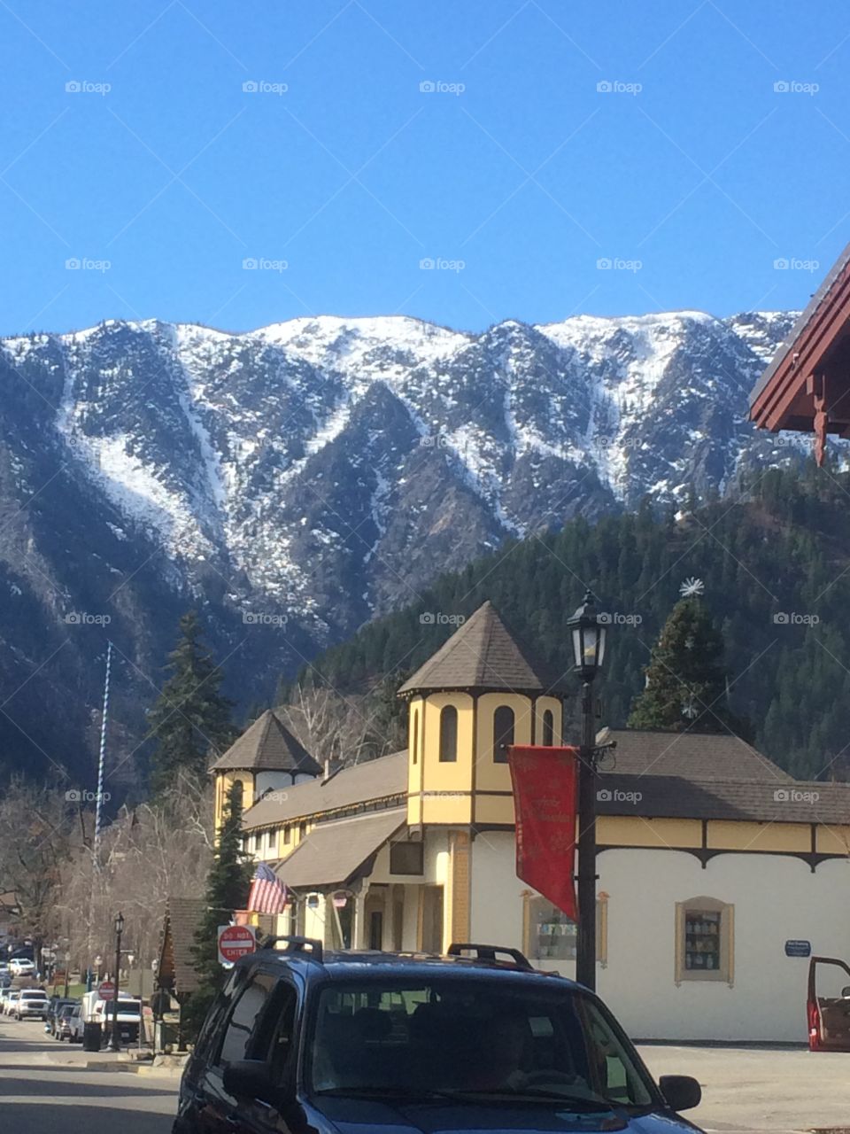 Mountain view. Central Washington town