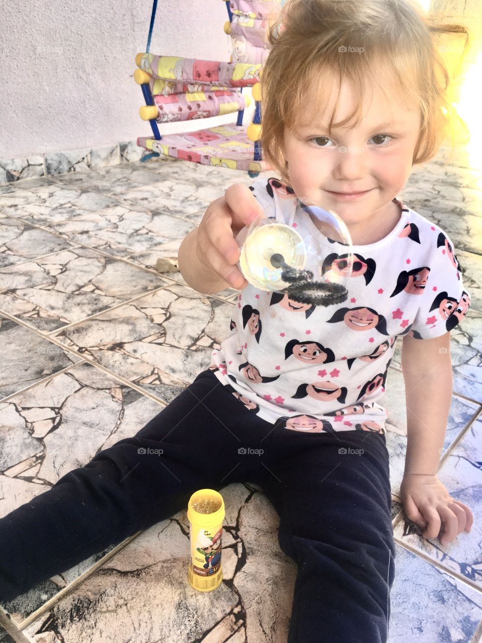 A alegria por dominar a nobre arte da Bolinha de Sabão!
É tão fácil (e tão gostoso) conseguir sorrisos sinceros...
✨
The joy of mastering the noble art of the Soap Ball!
It is so easy (and so nice) to get sincere smiles ...