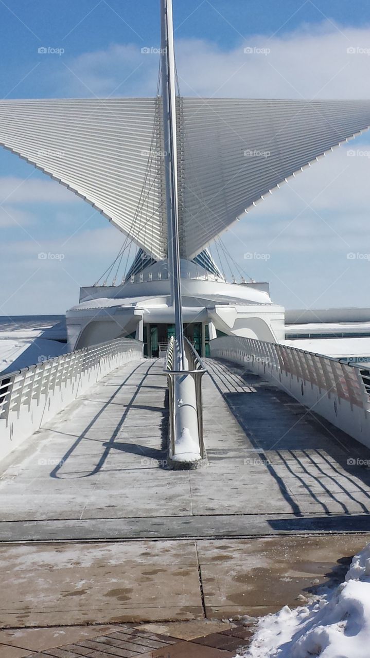 Museum walkway. Pedestrian bridge to the museum