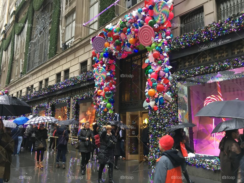 Saks Fifth Avenue, Christmas, 