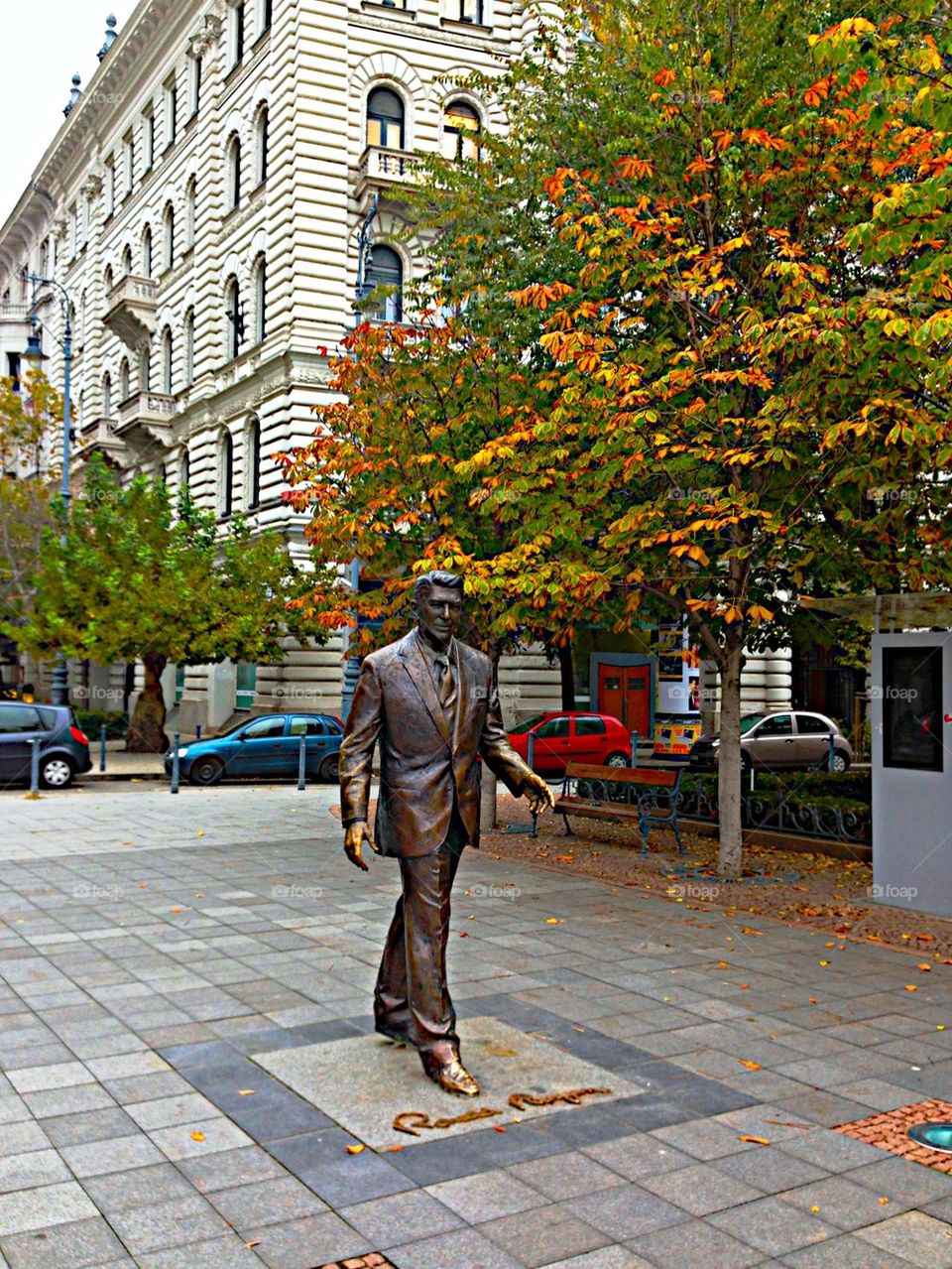 Presidential Ronald Reagan statue in Budapest!