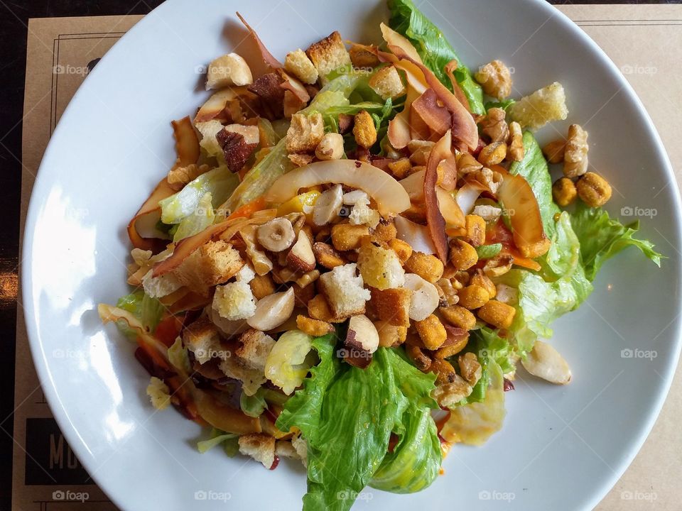 Green salad with mix of grains