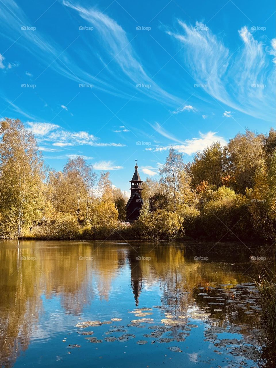 Autumn in the museum of wooden architecture 